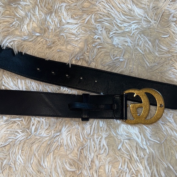Gucci Black Leather Belt with Gold Double G Buckle - Picture 4 of 6